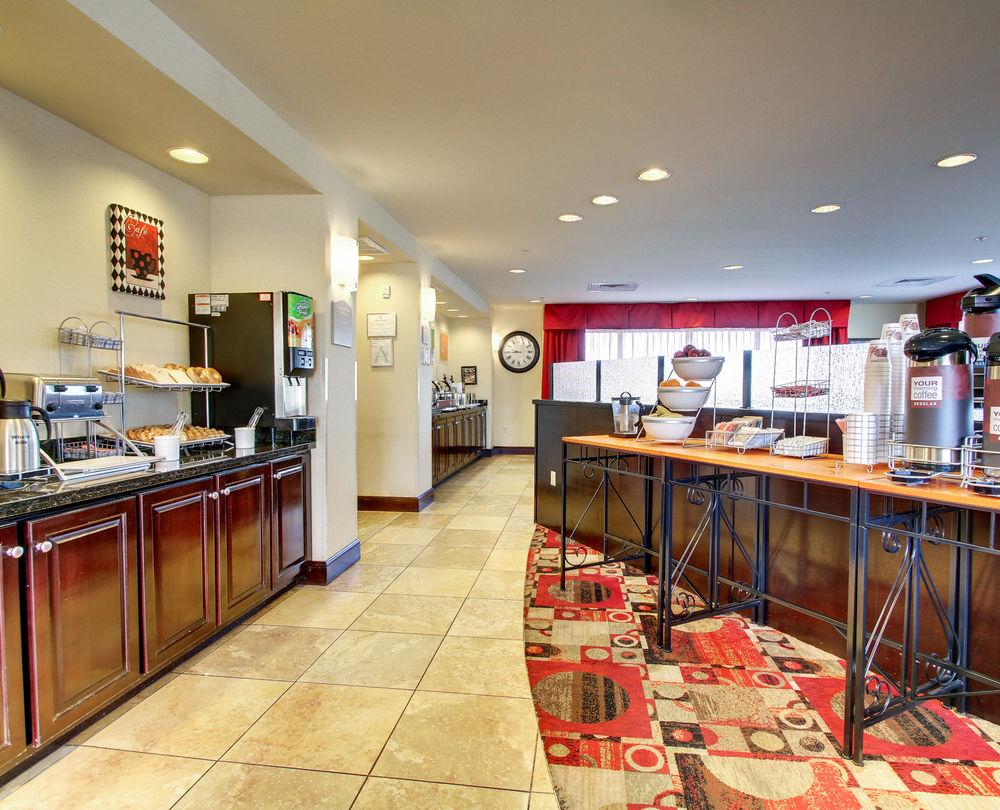 Comfort Suites Gulfport Exterior photo
